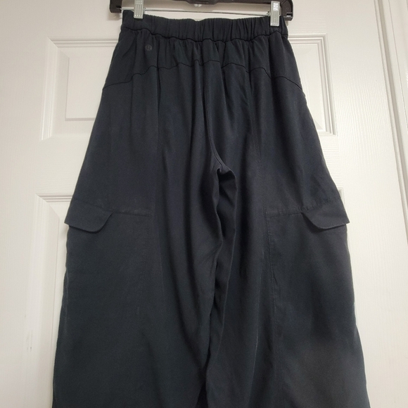 Lululemon Metropolis Maven Cropped Wide Leg Pants. - Picture 8 of 16